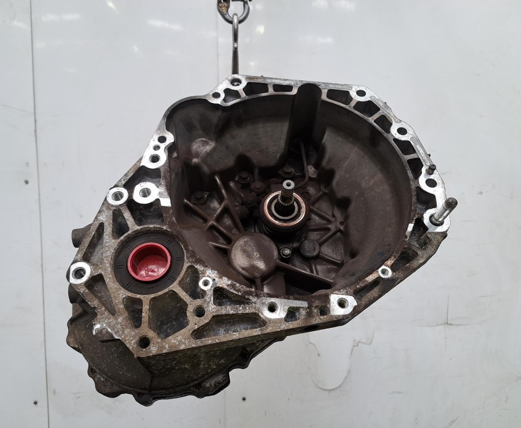 Снятая для диагностики коробка-автомат