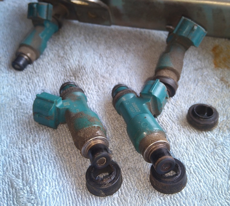 Разборка форсунок Сузуки перед промывкой