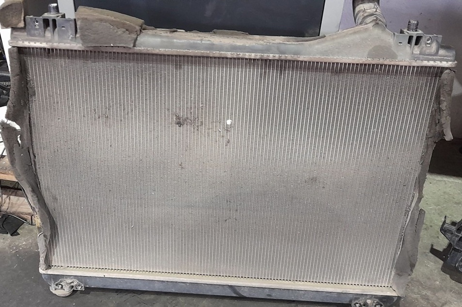 Радиатор снят для очистки от загрязнений