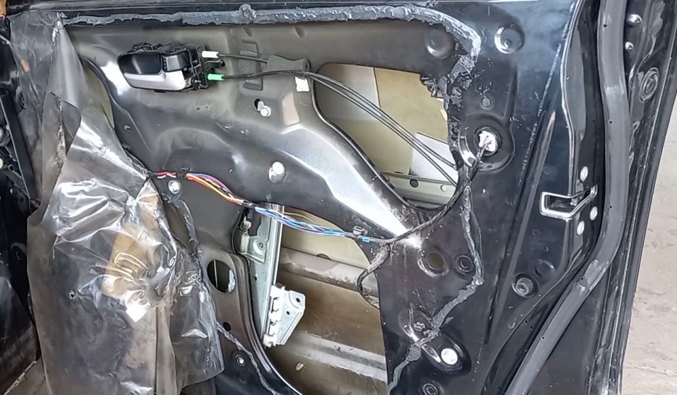 Ремонт стеклоподъемника Сузуки