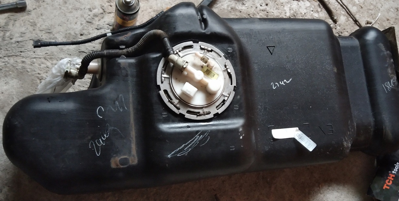 Замена бензонасоса Сузуки