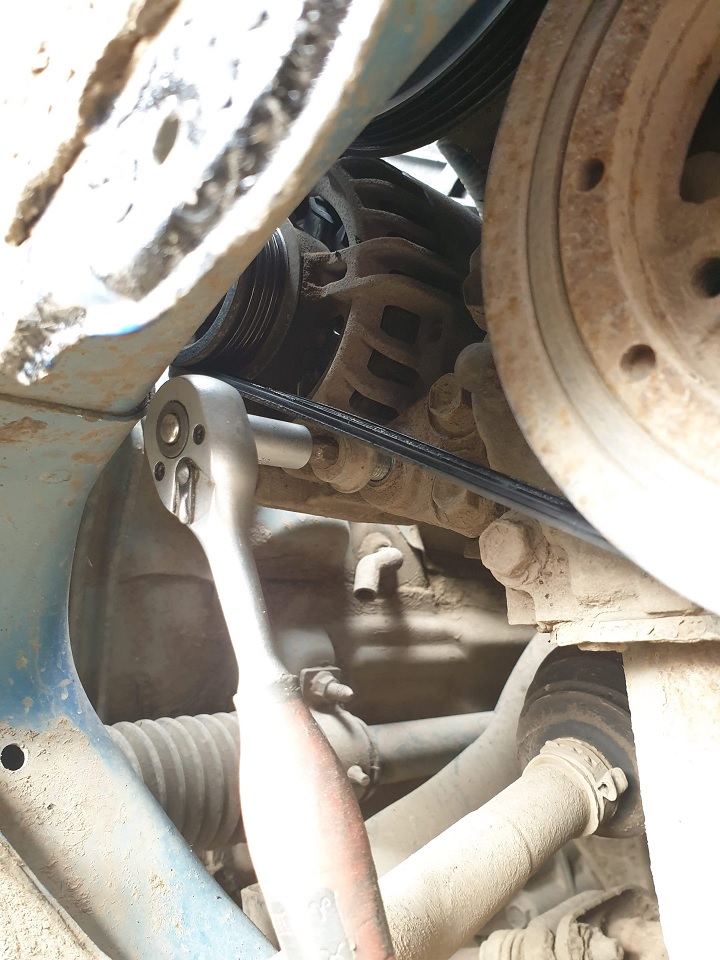 Замена генератора Сузуки