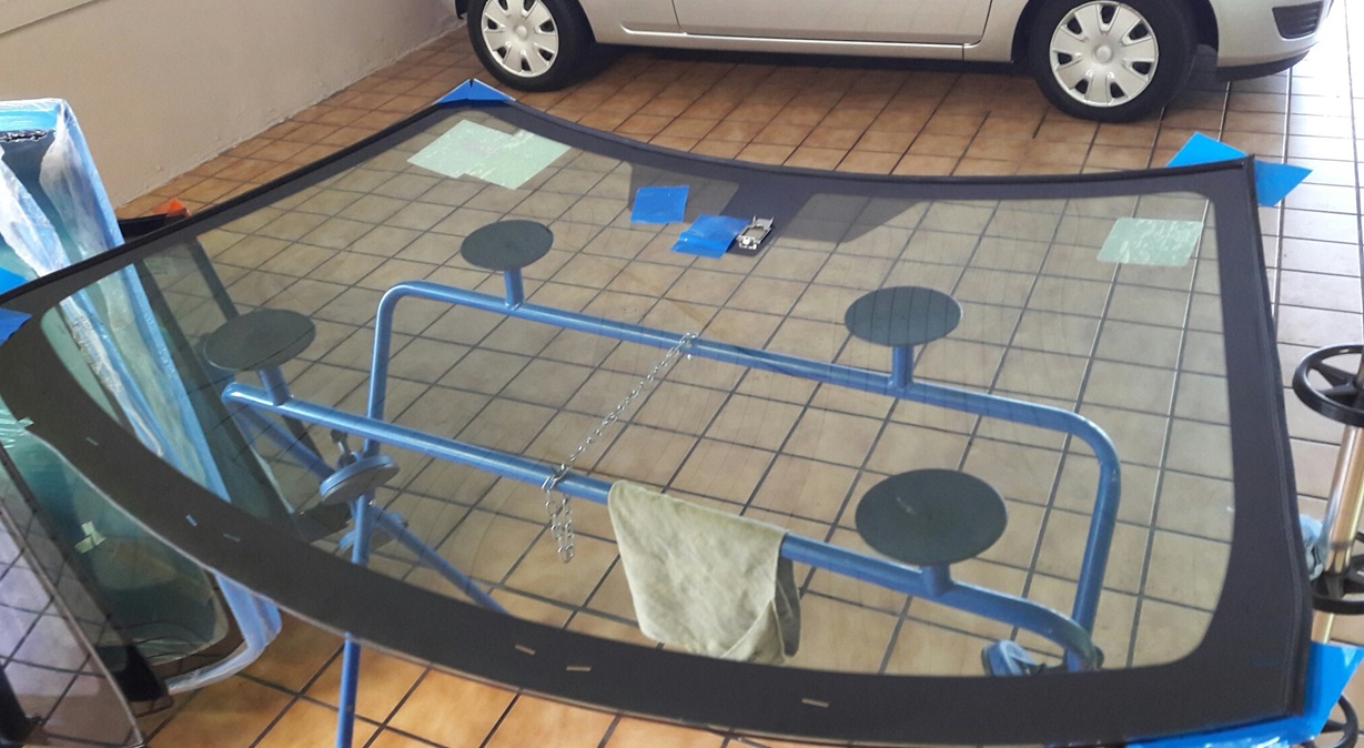 Новое лобовое стекло