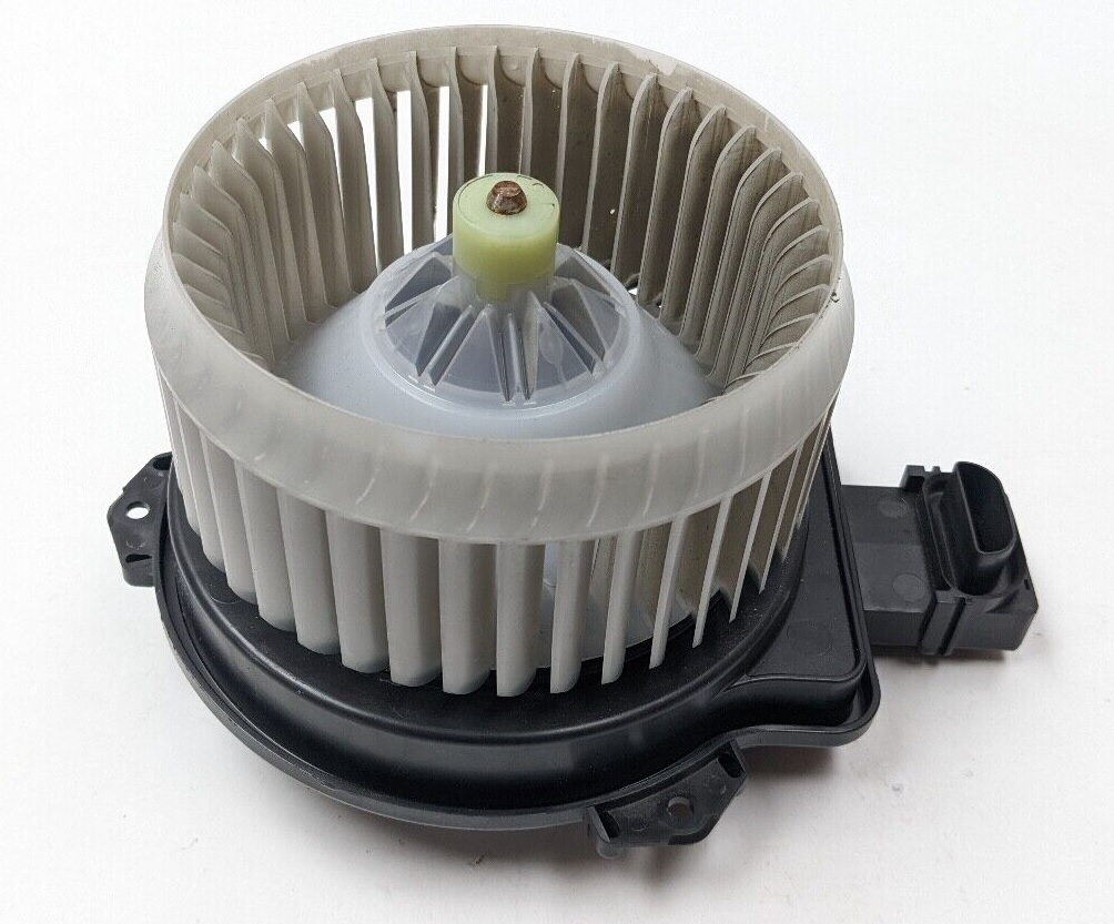 Новый моторчик печки Сузуки