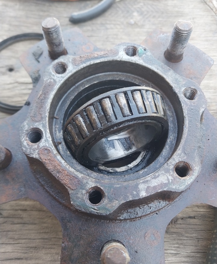 Замена ступичного подшипника Сузуки