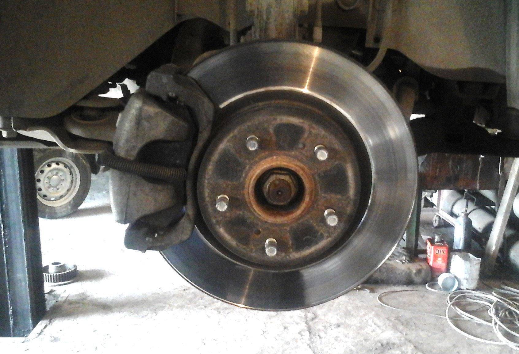 Замена тормозных дисков Сузуки