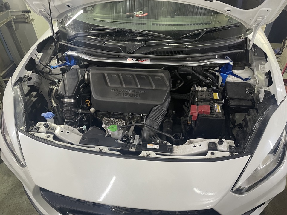 Подготовка к замене воздухофильтра Сузуки