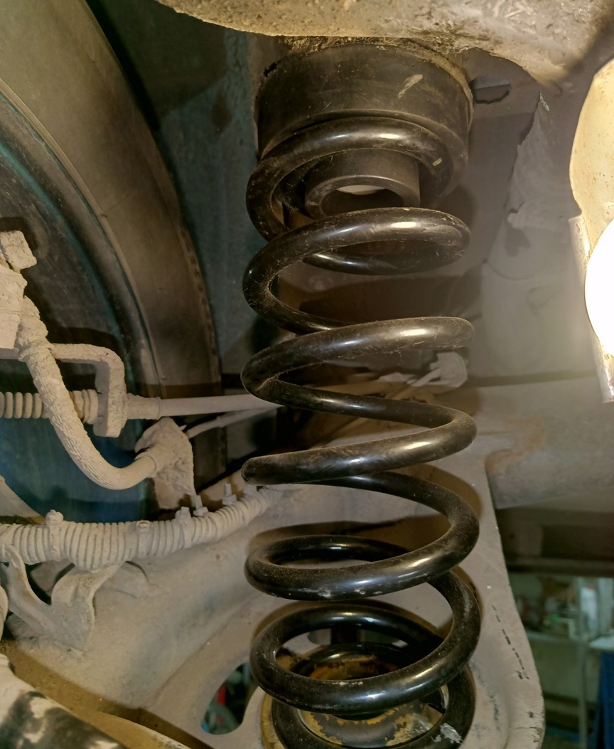 Замена задних пружин Сузуки